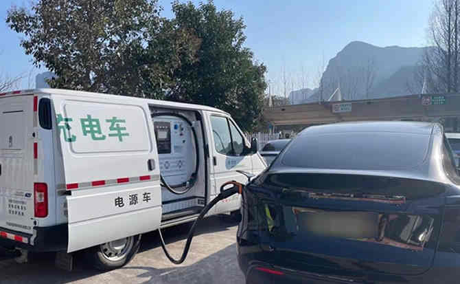 武功汽车搭电